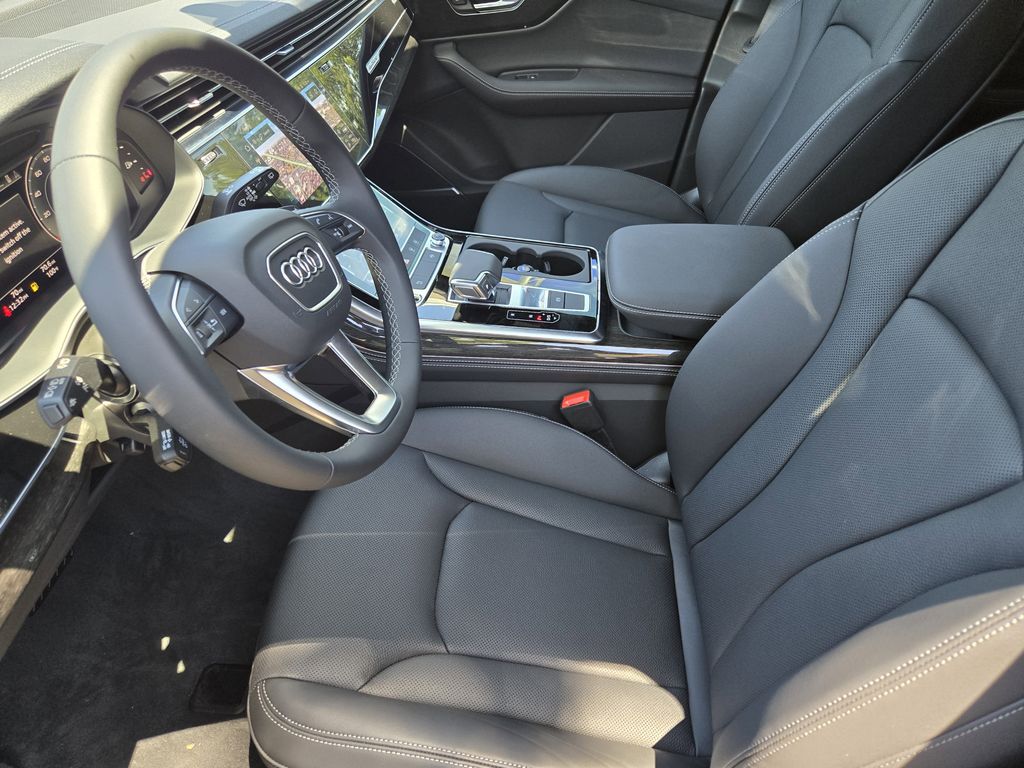 new 2025 Audi Q7 car, priced at $71,100