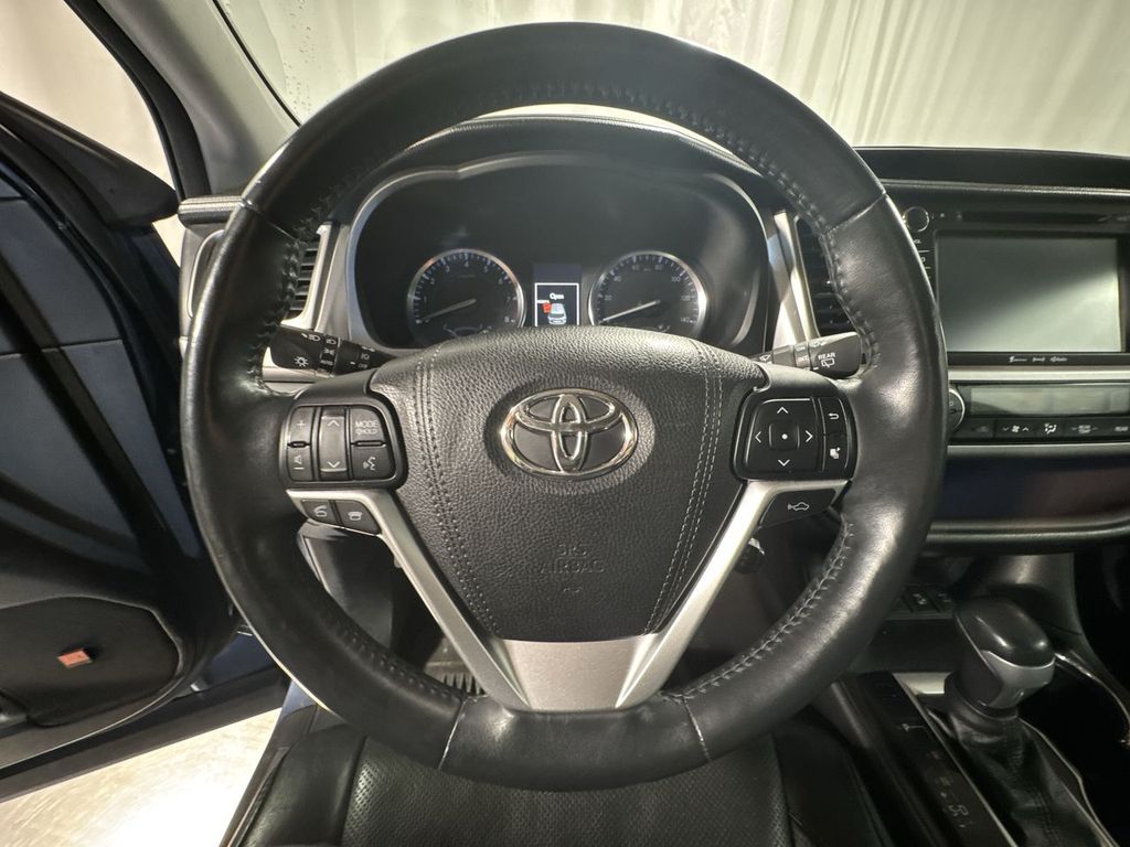 used 2016 Toyota Highlander car, priced at $19,458