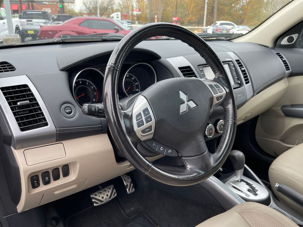 used 2013 Mitsubishi Outlander car, priced at $11,095