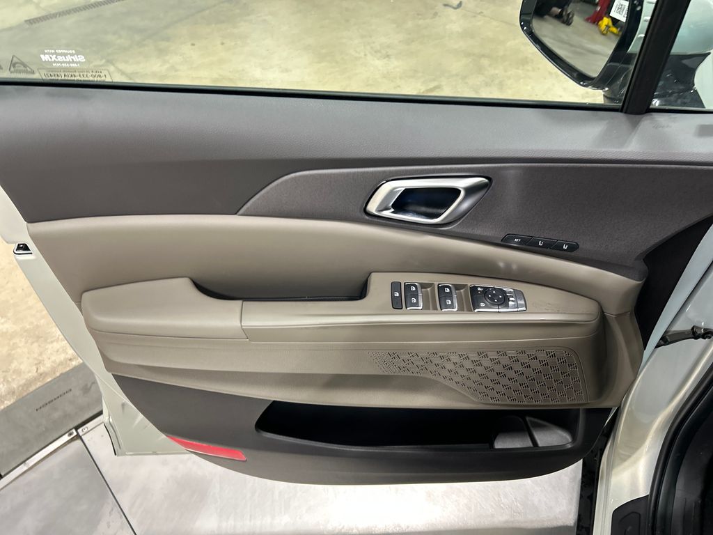 new 2026 Kia Carnival Hybrid car, priced at $43,570