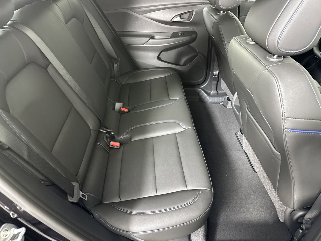 new 2025 Buick Envista car, priced at $29,570