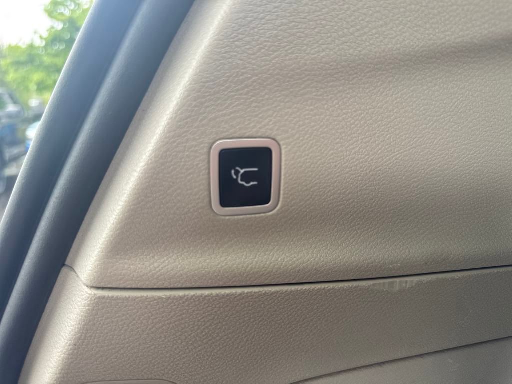 used 2022 Chrysler Pacifica car, priced at $22,751