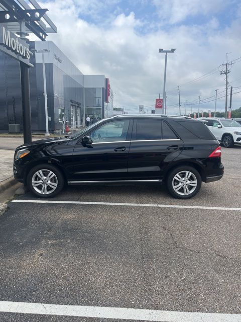 used 2015 Mercedes-Benz M-Class car, priced at $13,989