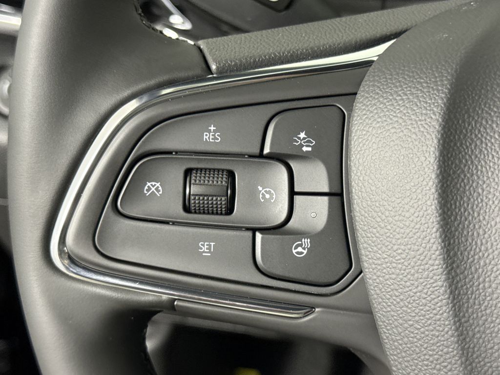 new 2025 Buick Envista car, priced at $29,869