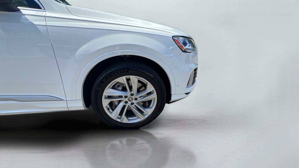 used 2020 Audi Q7 car, priced at $32,300