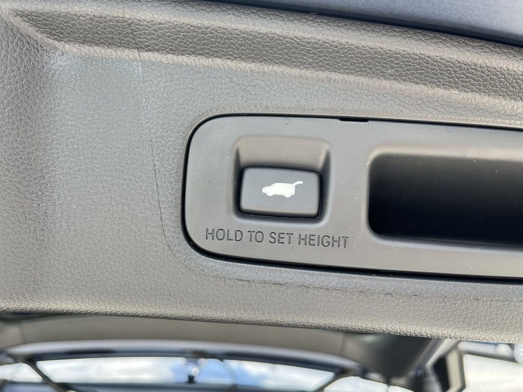 new 2025 Honda CR-V Hybrid car, priced at $40,795