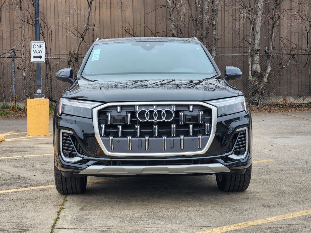 new 2025 Audi Q7 car, priced at $75,890