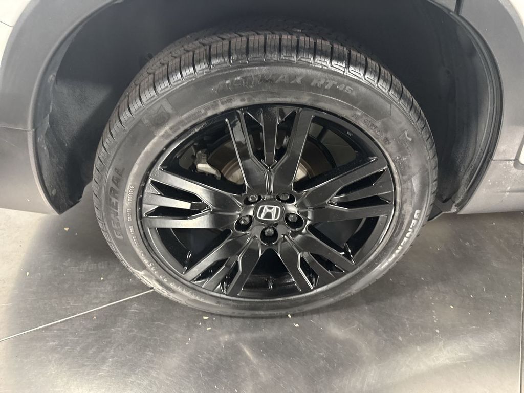 used 2022 Honda Pilot car, priced at $33,792