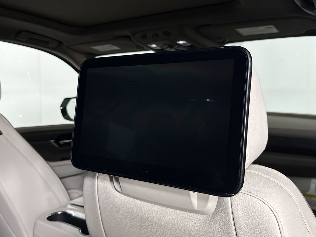 new 2025 GMC Yukon XL car, priced at $97,580