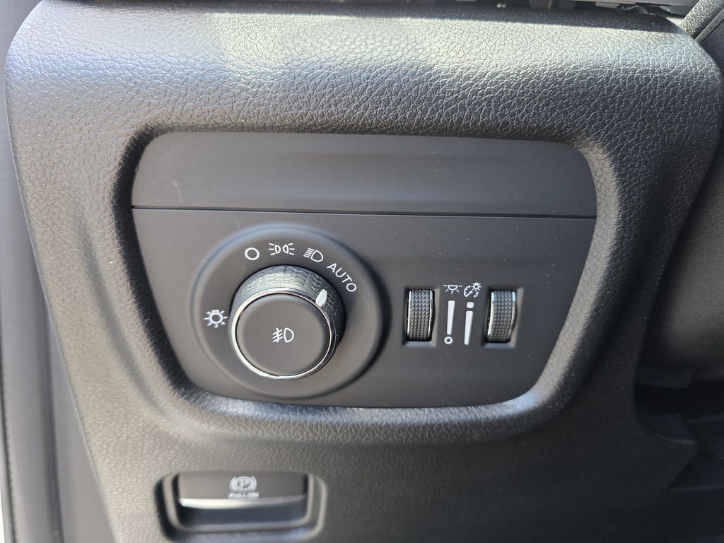 used 2023 Jeep Grand Cherokee car, priced at $27,595