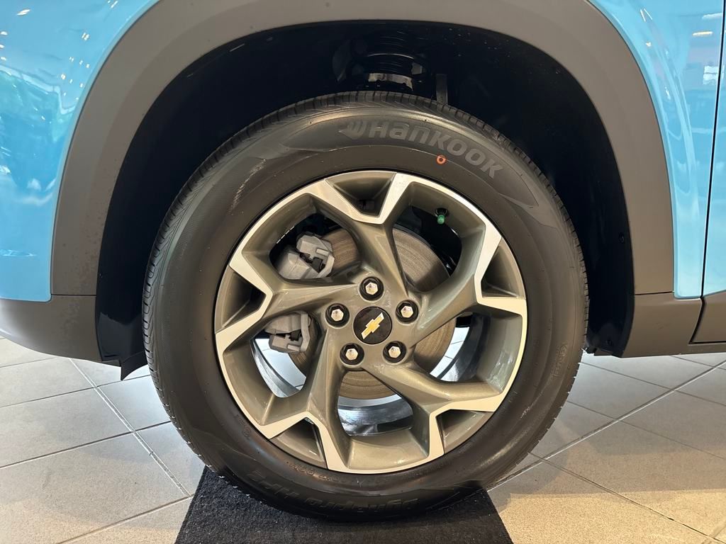 new 2025 Chevrolet Trax car, priced at $25,880