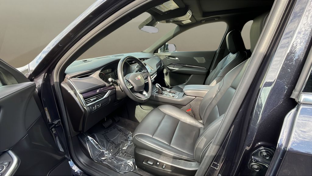 used 2023 Cadillac XT4 car, priced at $28,400