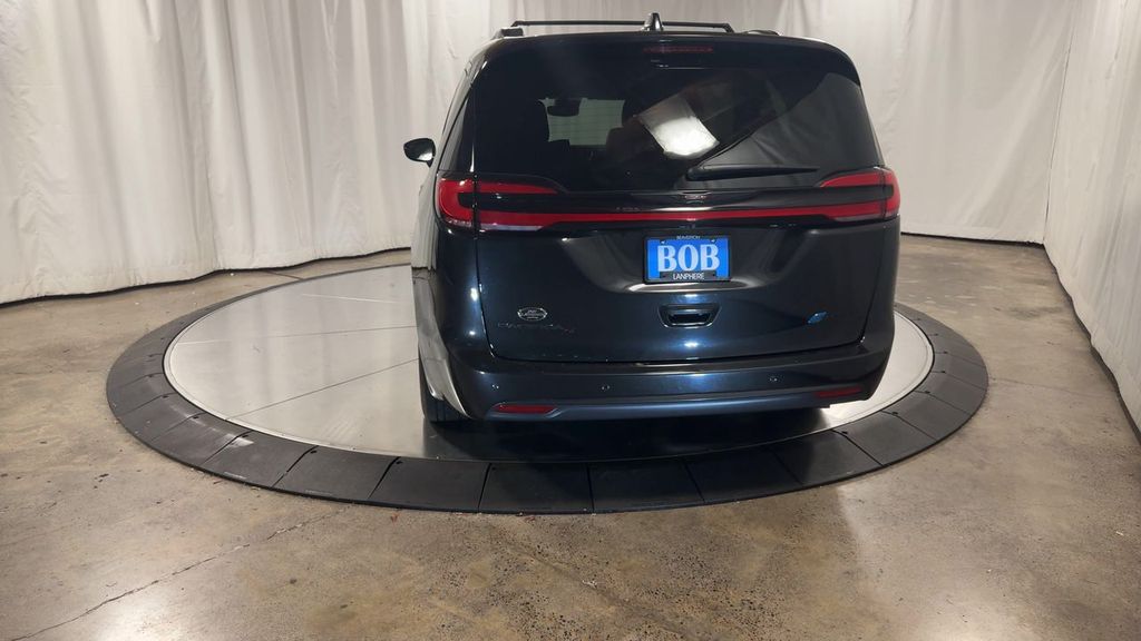 used 2021 Chrysler Pacifica Hybrid car, priced at $27,482