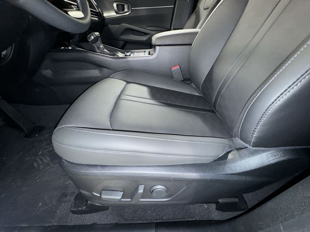 new 2025 Kia Sorento car, priced at $40,546