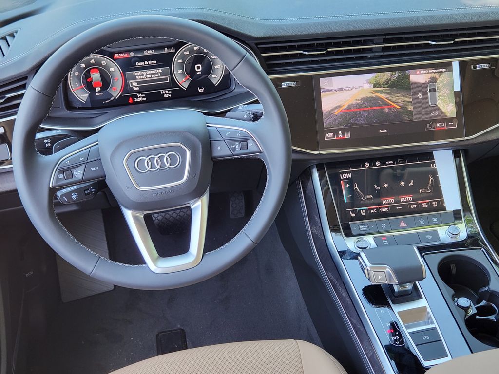 new 2025 Audi Q7 car, priced at $77,840