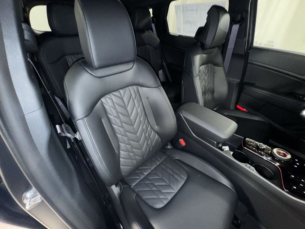 new 2025 Kia Sportage Plug-In Hybrid car, priced at $45,619