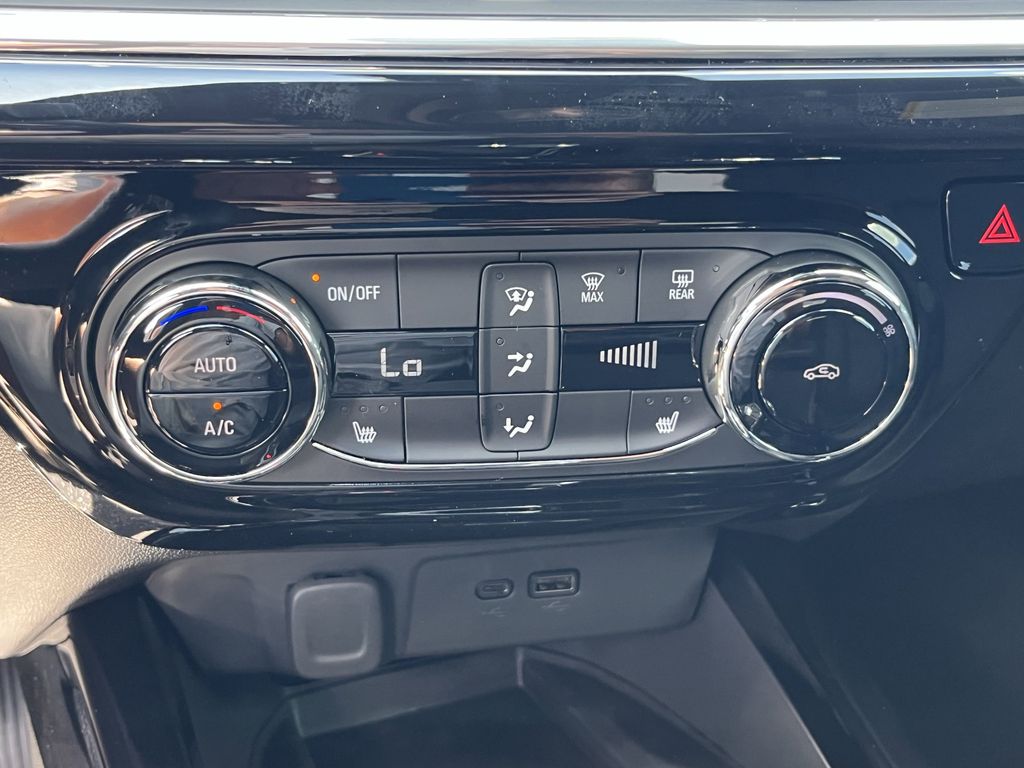 new 2025 Chevrolet Trax car, priced at $27,780