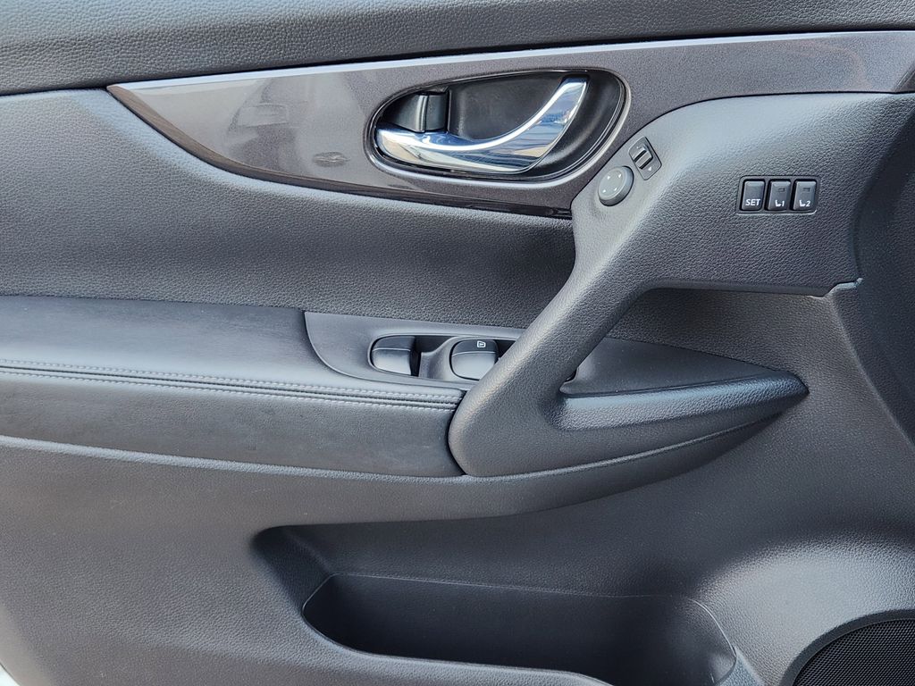 used 2019 Nissan Rogue car, priced at $15,672