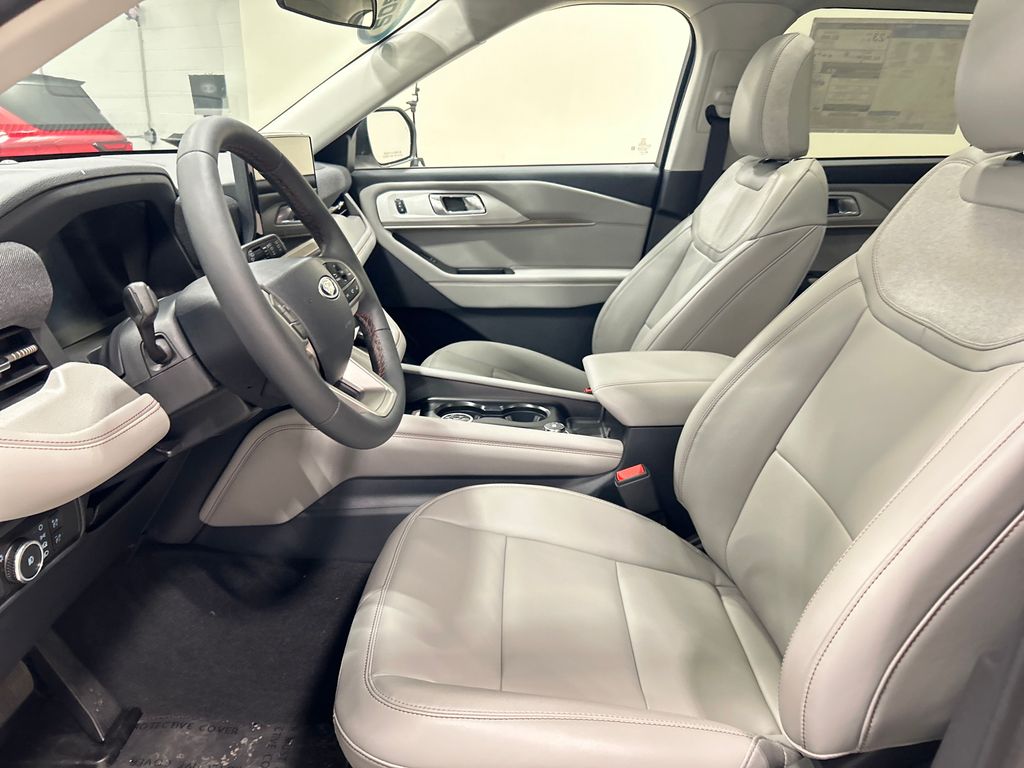 new 2025 Ford Explorer car, priced at $48,084