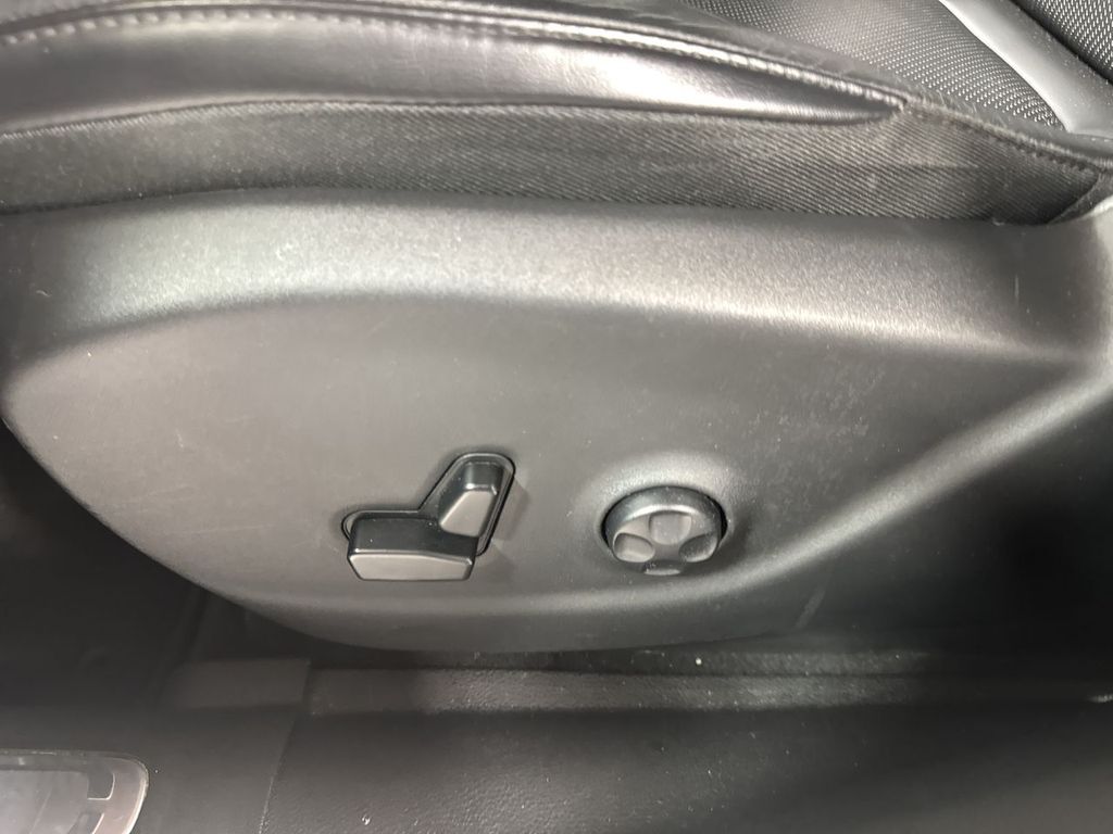 used 2019 Jeep Cherokee car, priced at $16,283