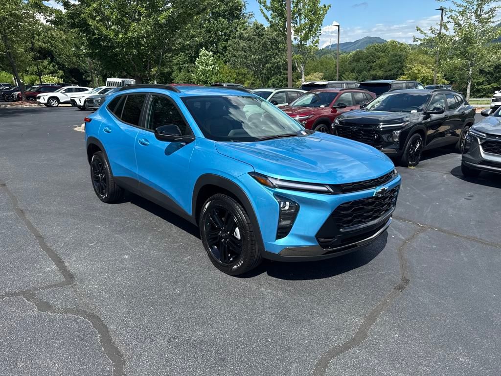 new 2025 Chevrolet Trax car, priced at $27,085