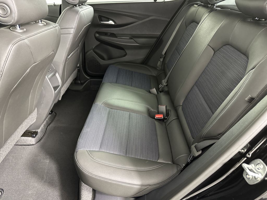 new 2025 Buick Envista car, priced at $25,685