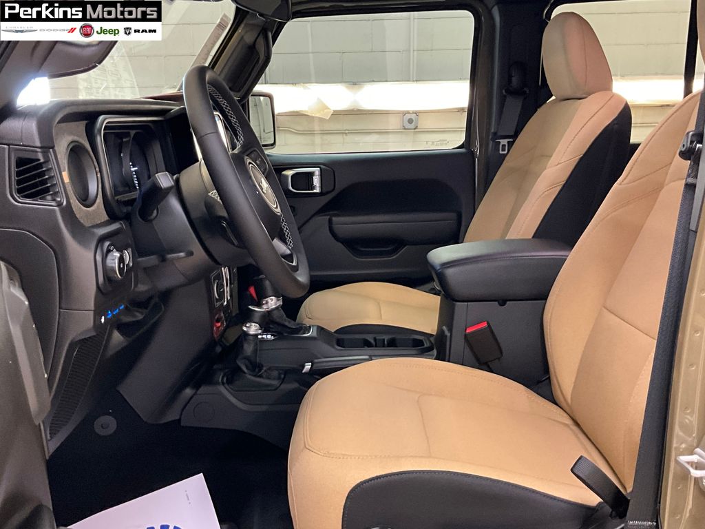 new 2025 Jeep Wrangler car, priced at $59,217