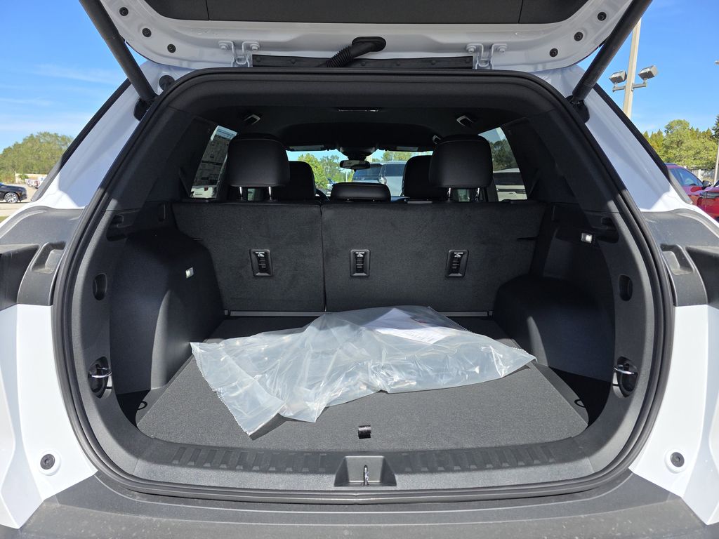 new 2026 Chevrolet Equinox car, priced at $31,895