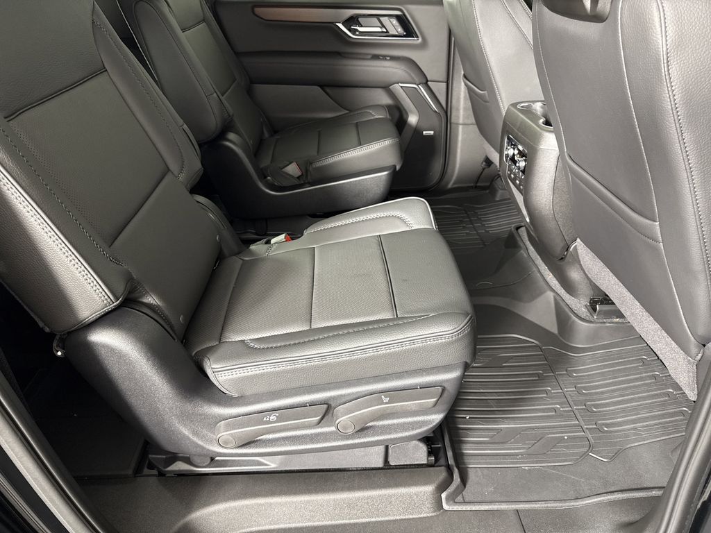 new 2025 GMC Yukon XL car, priced at $97,086