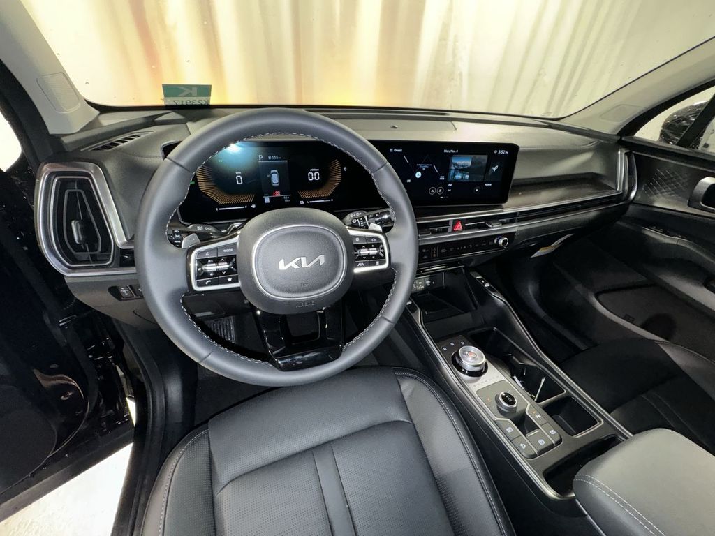 new 2025 Kia Sorento Hybrid car, priced at $42,088