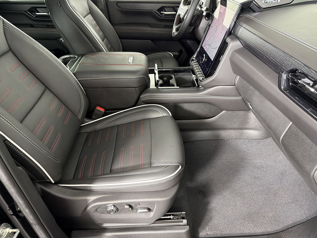 used 2025 GMC Yukon car, priced at $89,995