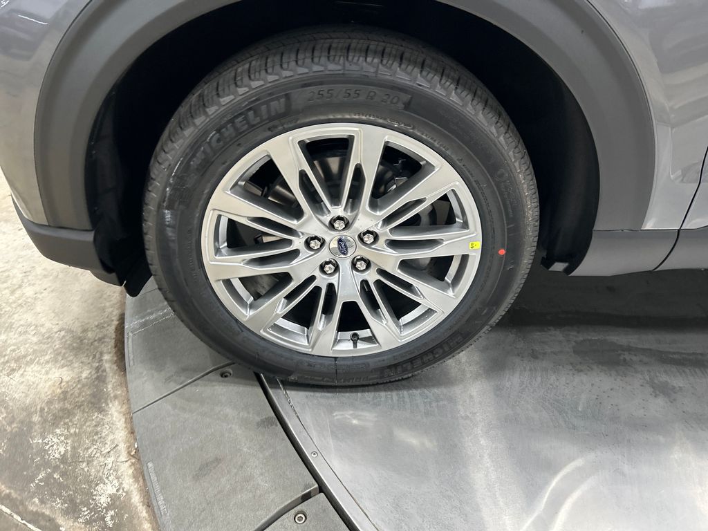 new 2025 Ford Explorer car, priced at $45,826