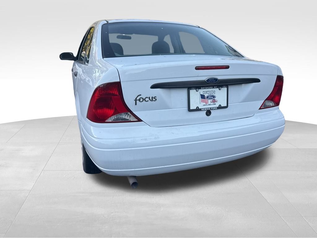used 2003 Ford Focus car, priced at $5,900