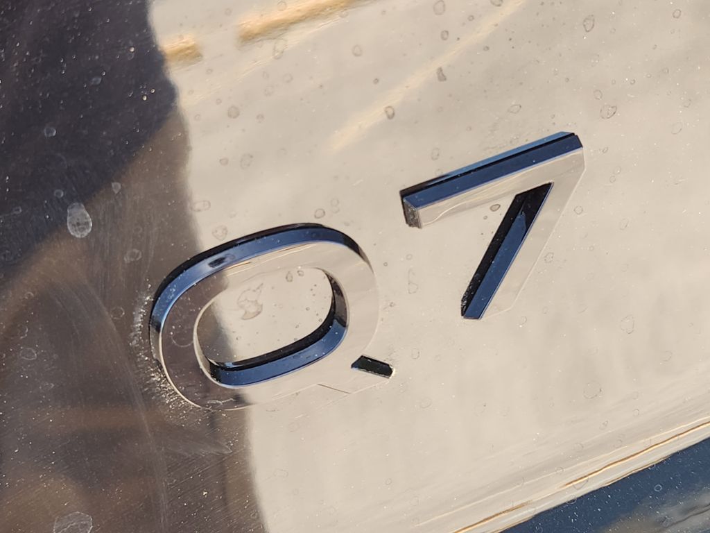 new 2025 Audi Q7 car, priced at $77,750
