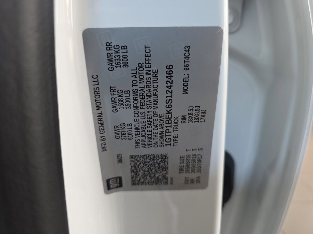 new 2025 GMC Canyon car, priced at $37,652