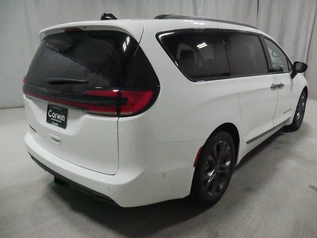 new 2024 Chrysler Pacifica car, priced at $40,845