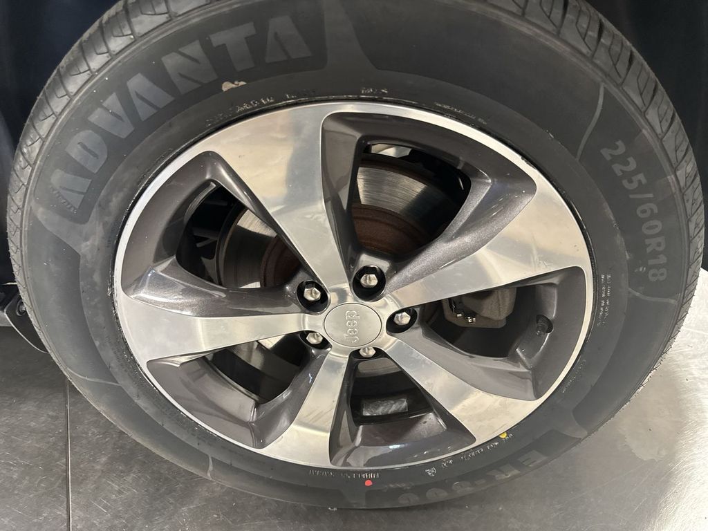 used 2019 Jeep Cherokee car, priced at $16,283