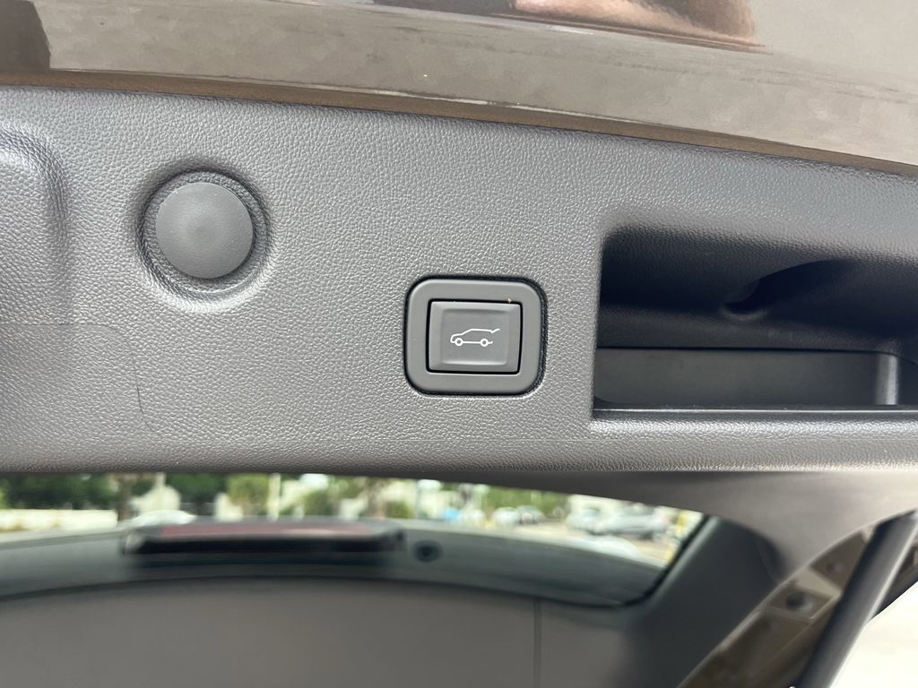 used 2024 Chevrolet Equinox car, priced at $25,991