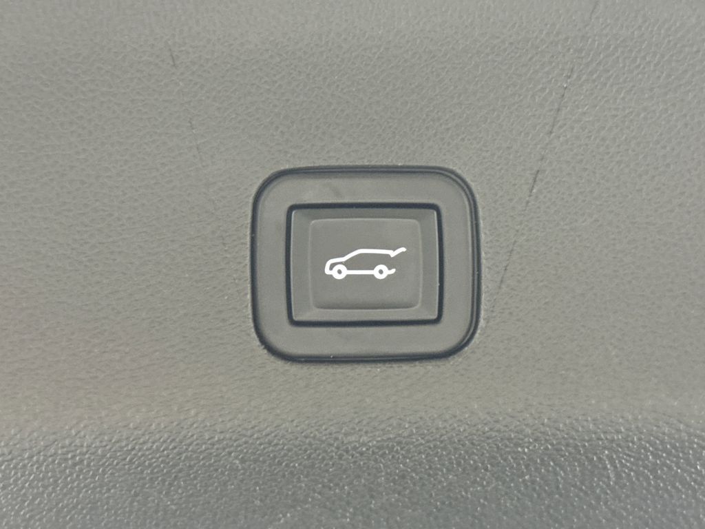 used 2023 GMC Yukon XL car, priced at $55,697
