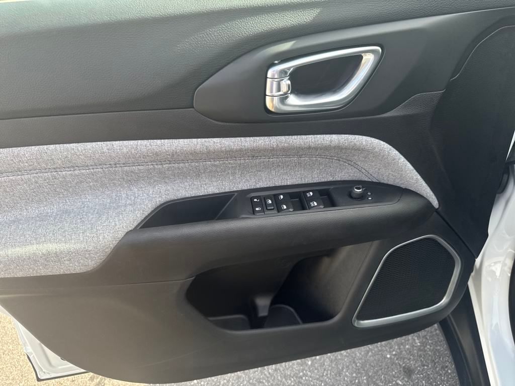 new 2025 Jeep Compass car, priced at $26,900