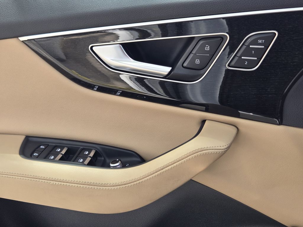 used 2023 Audi Q7 car, priced at $40,283