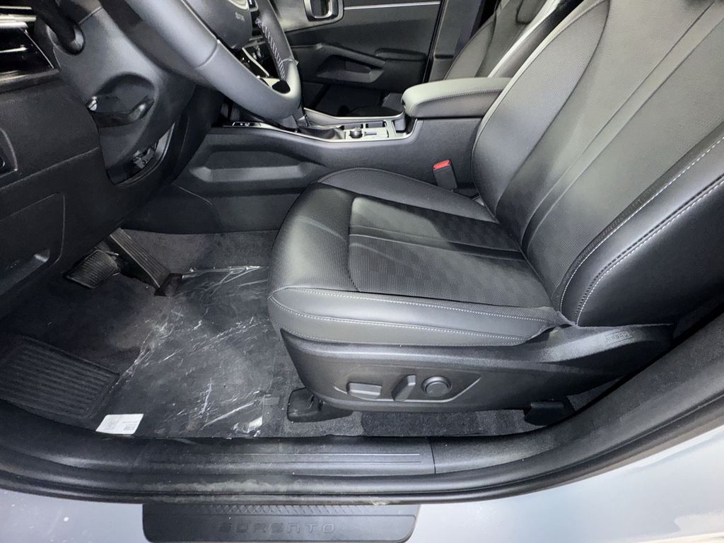 new 2025 Kia Sorento car, priced at $42,074