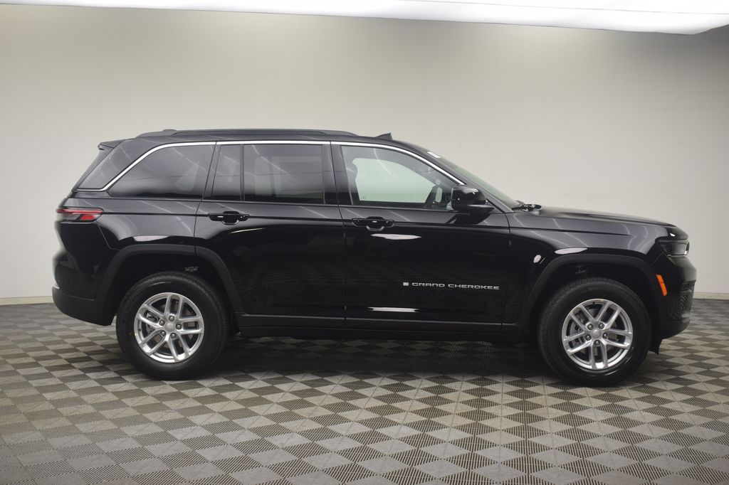 new 2025 Jeep Grand Cherokee car, priced at $35,165
