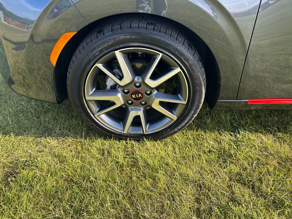 used 2021 Kia Soul car, priced at $17,142