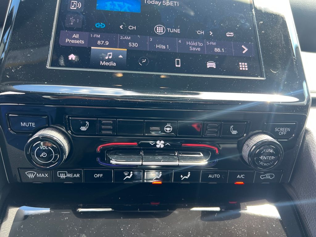 new 2025 Jeep Grand Cherokee car, priced at $38,900