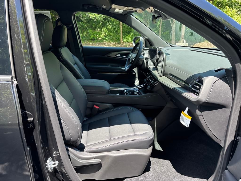 new 2025 Chevrolet Traverse car, priced at $45,695