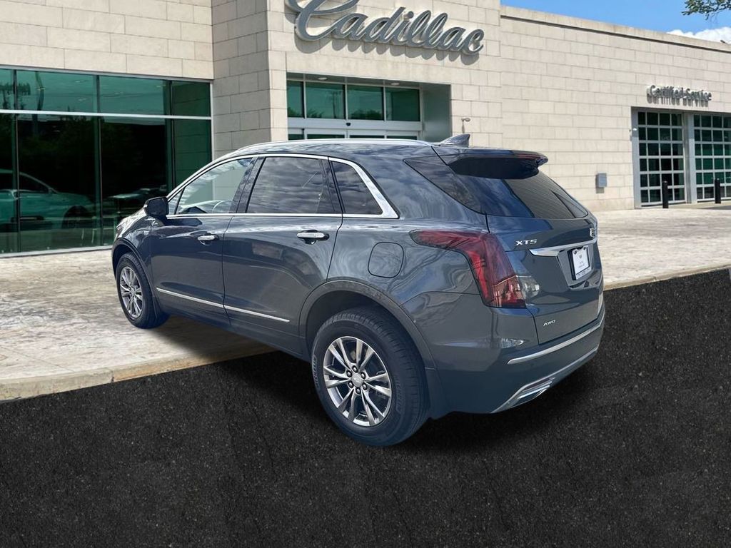 used 2021 Cadillac XT5 car, priced at $32,350