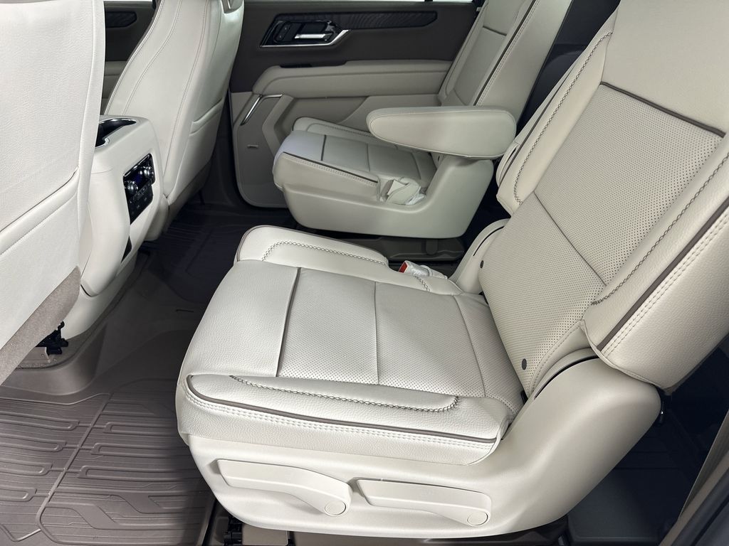 new 2025 GMC Yukon XL car, priced at $97,580