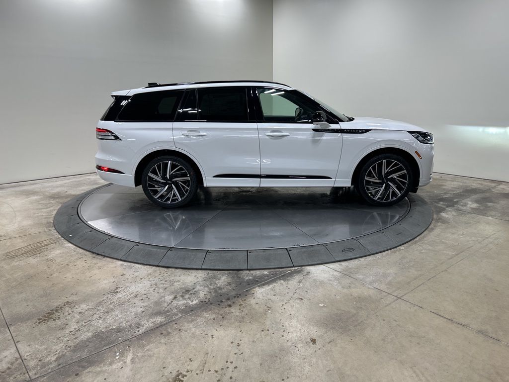 new 2026 Lincoln Aviator car, priced at $95,025