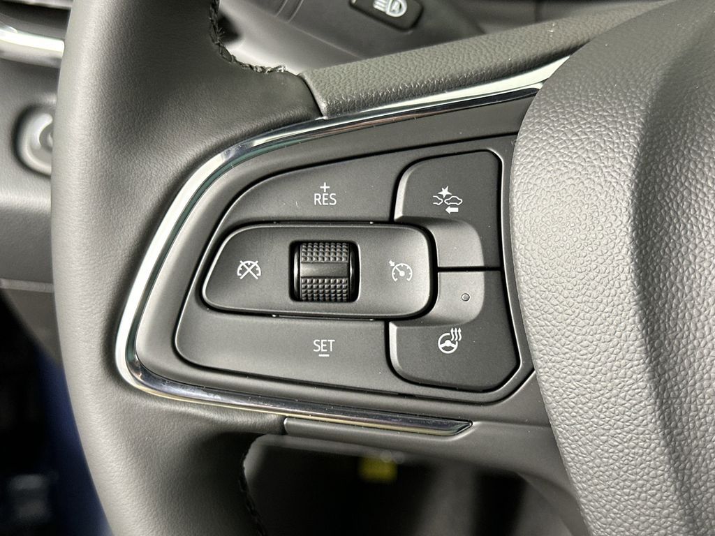 new 2025 Buick Envista car, priced at $27,375
